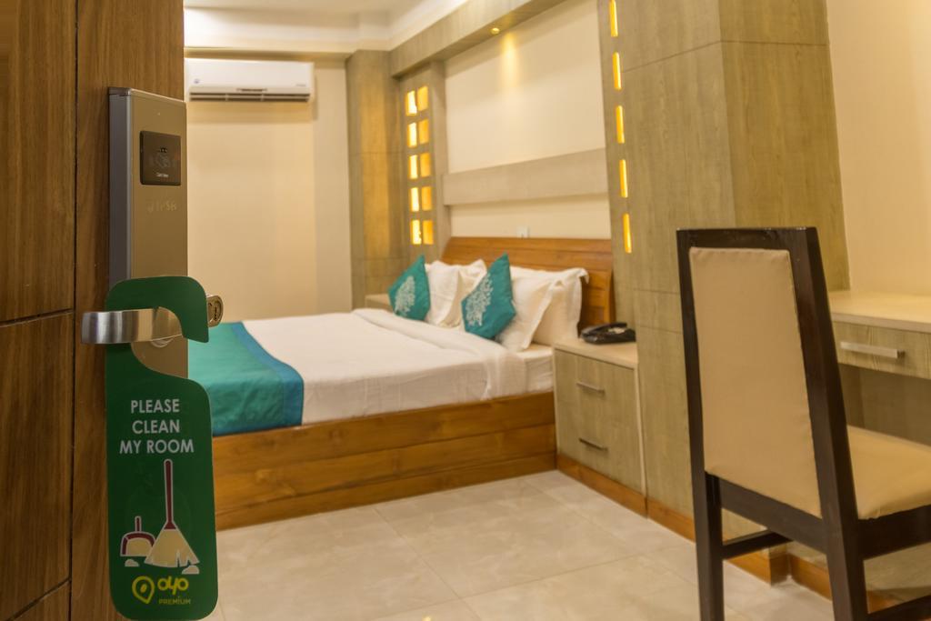 Hotel D' Sapphire Guwahati Dış mekan fotoğraf