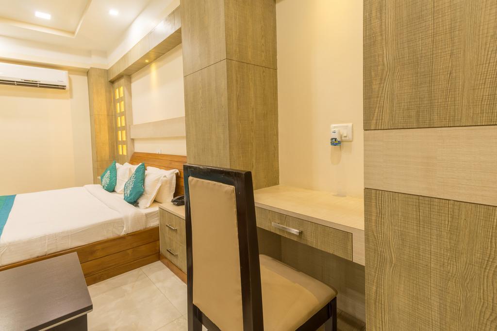 Hotel D' Sapphire Guwahati Dış mekan fotoğraf