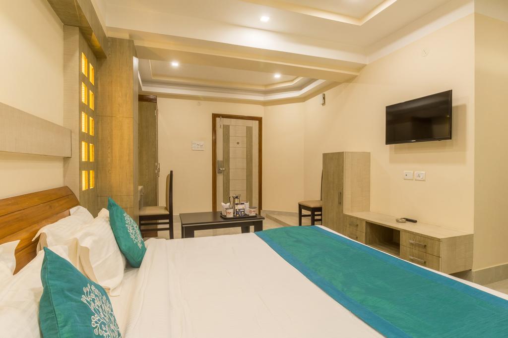 Hotel D' Sapphire Guwahati Dış mekan fotoğraf
