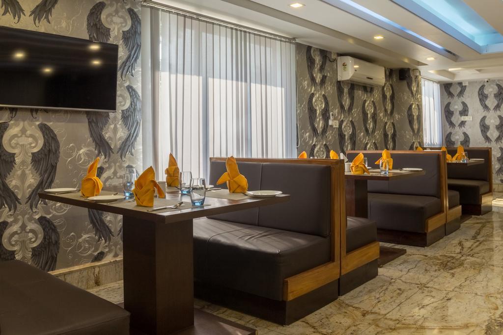 Hotel D' Sapphire Guwahati Dış mekan fotoğraf