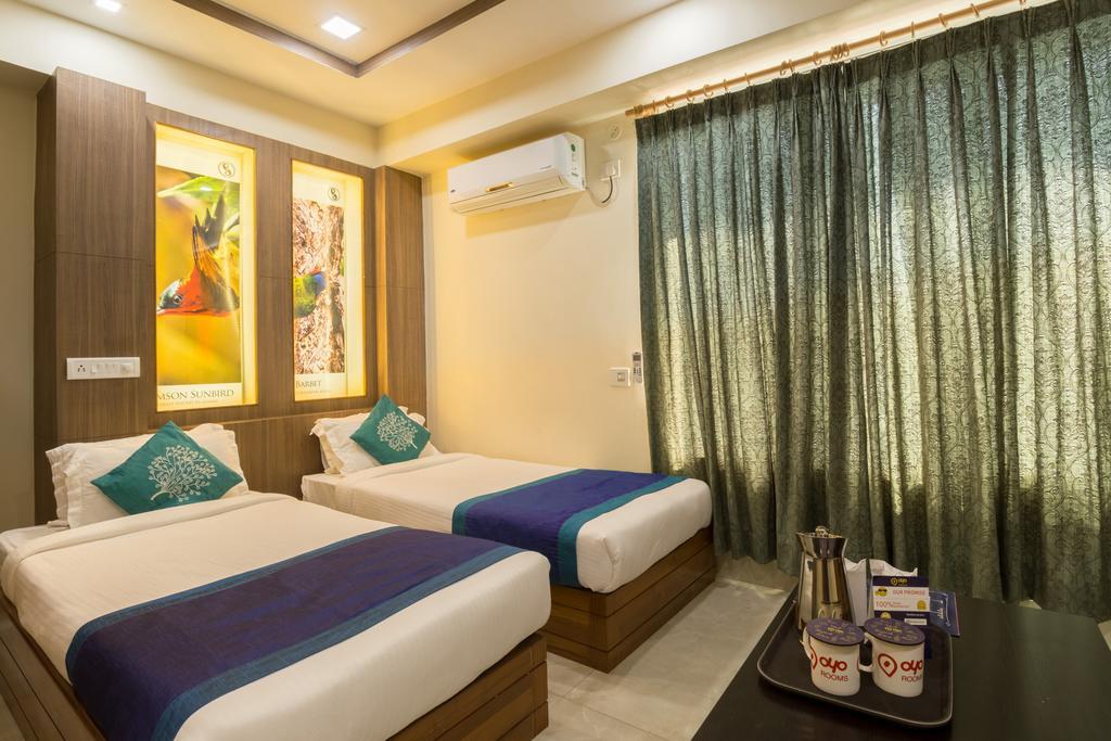 Hotel D' Sapphire Guwahati Dış mekan fotoğraf