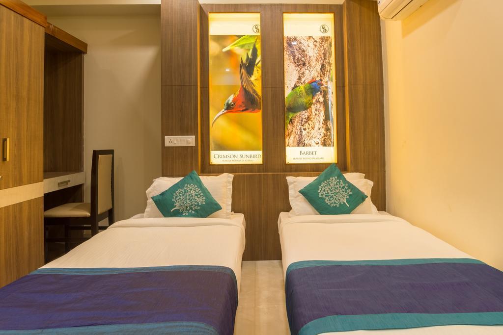 Hotel D' Sapphire Guwahati Dış mekan fotoğraf