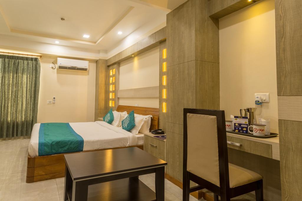 Hotel D' Sapphire Guwahati Dış mekan fotoğraf